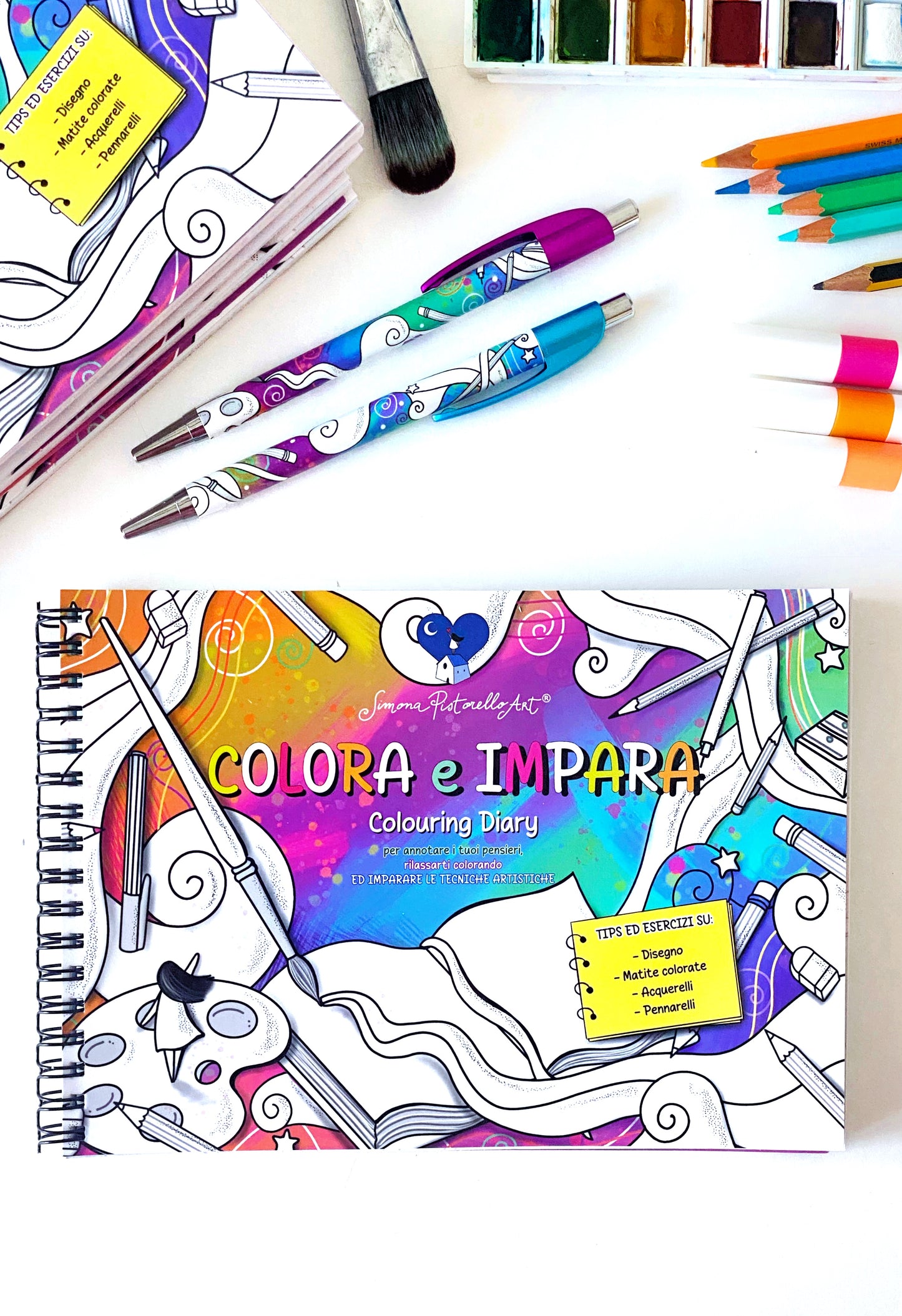 "Colora e Impara" - Colouring Diary per imparare le tecniche artistiche + 1 PENNA OMAGGIO